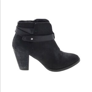 Crown Vintage sz 7 1/2 suede leather black booties